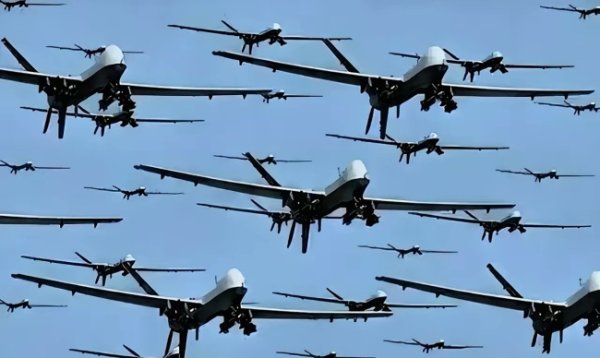 互盈策略 乌无人机猛烈袭俄是为证明还能打吗 数百架无人机突袭莫斯科！